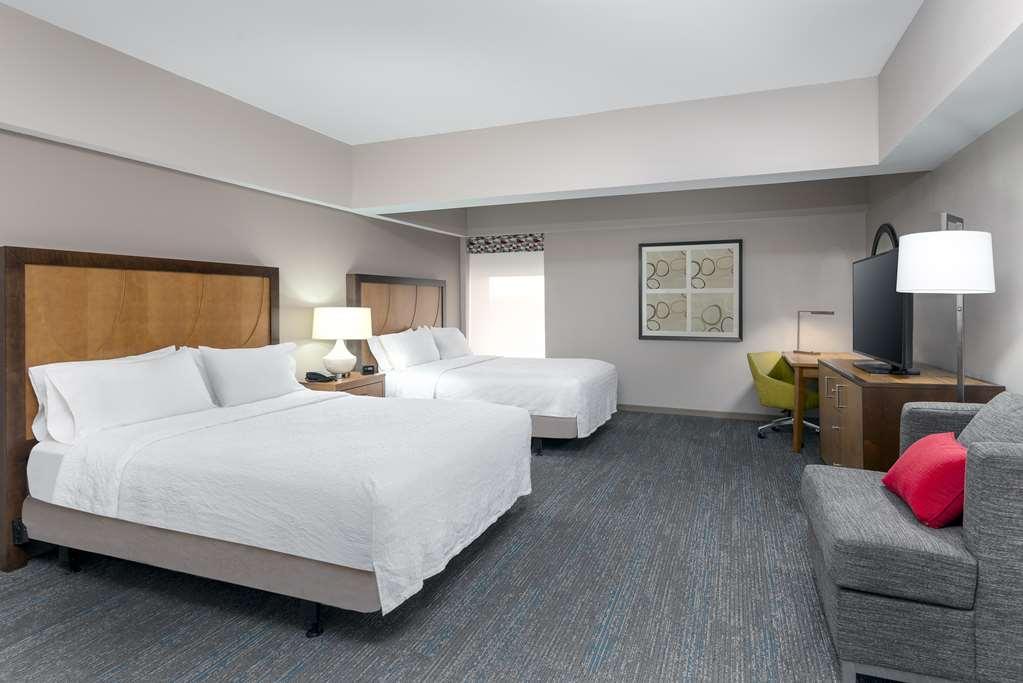 Hampton Inn And Suites Clayton/St. Louis-Galleria Area Room photo