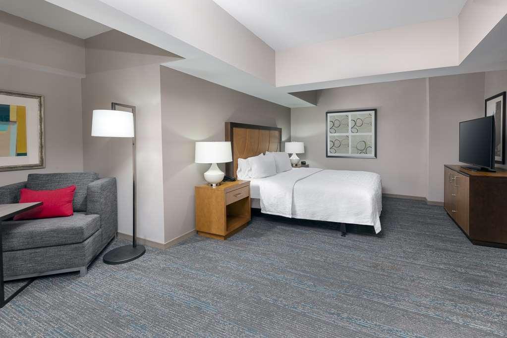 Hampton Inn And Suites Clayton/St. Louis-Galleria Area Room photo